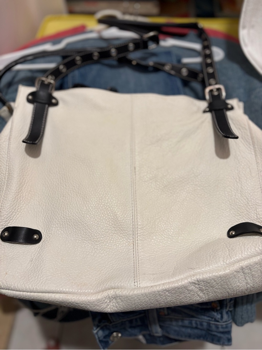 Italian Classic White Leather Shoulder Bag with Black Strap Accents - Picture 3 of 10